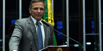 Bittar critica conduta de ministros em caso do Banco Master — Senado Notícias