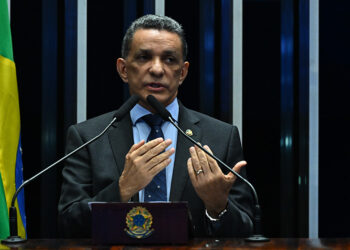 Mecias defende anistia e pede prisão domiciliar para Bolsonaro — Senado Notícias