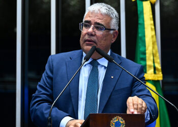 Girão afirma que STF e governo Lula promovem nepotismo — Senado Notícias