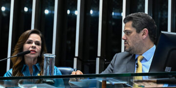 Aprovado pagamento a servidores de benefícios congelados na pandemia — Senado Notícias