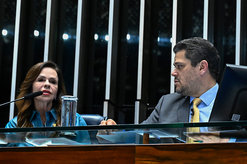 Aprovado pagamento a servidores de benefícios congelados na pandemia — Senado Notícias