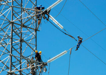 Lula veta realocação de trabalhadores de elétricas privatizadas — Senado Notícias