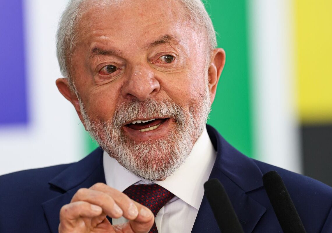 Lula diz esperar que Senado vote indicação de Messias ao STF em 2026