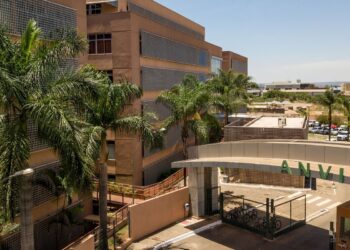 Anvisa determina suspensão de tônico capilar e apreensão de cosméticos