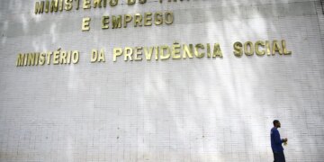 Brasil cria 85,8 mil vagas de trabalho em novembro