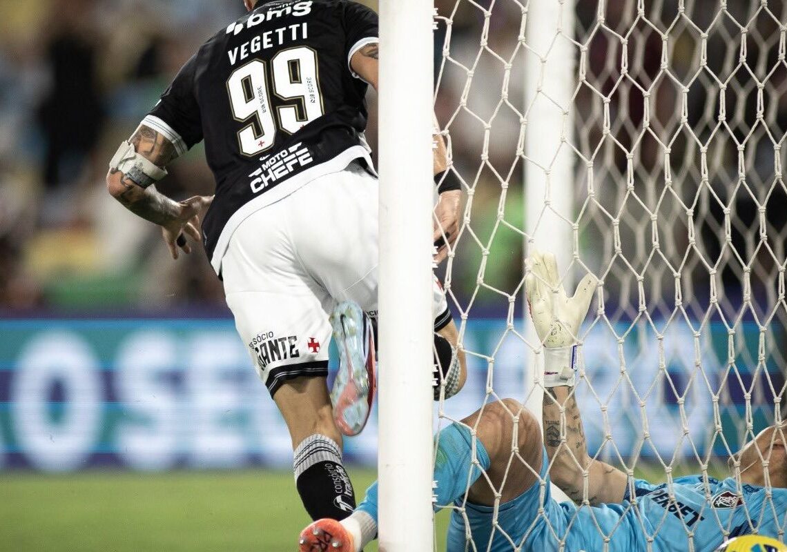 Rayan e Vegetti decidem e Vasco sai em vantagem na Copa do Brasil