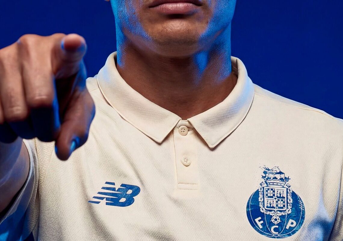 Porto anuncia contratação do zagueiro brasileiro Thiago Silva