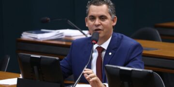 Comissão aprova exigência de aval da Defesa Civil para ligação de água e luz em área de risco – Notícias