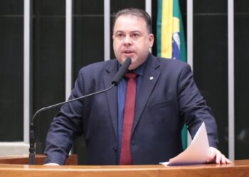 Comissão aprova prazos para municípios atualizarem regras de instalação de antenas – Notícias