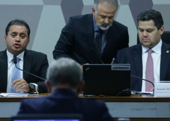 CCJ do Senado adia votação do PL do Impeachment para 2026