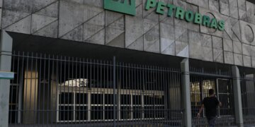 Federações se dividem sobre futuro da greve na Petrobras