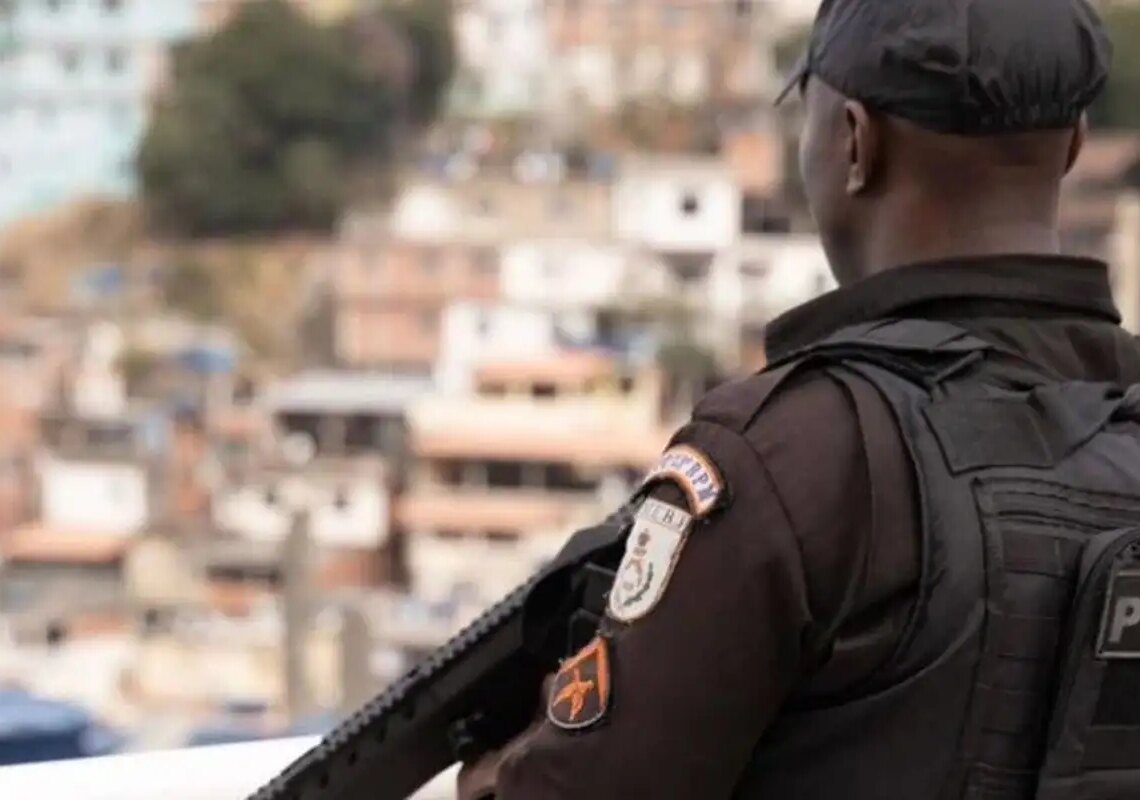 Alerj derruba vetos e restabelece “gratificação faroeste”