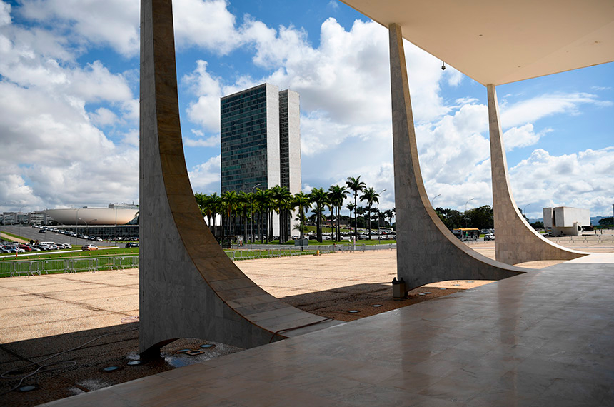 Reajuste do Judiciário é sancionado com veto às parcelas de 2027 e 2028 — Senado Notícias