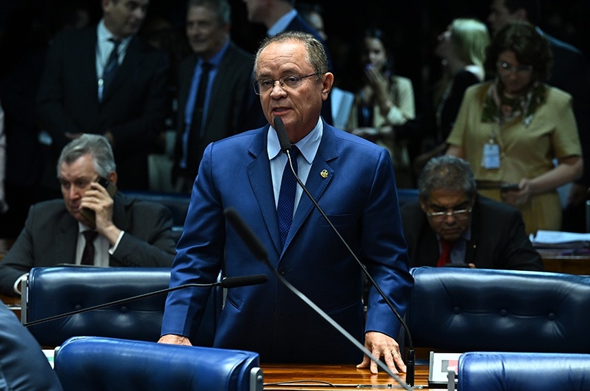 PEC que permite acúmulo de cargos por professores segue para promulgação — Senado Notícias