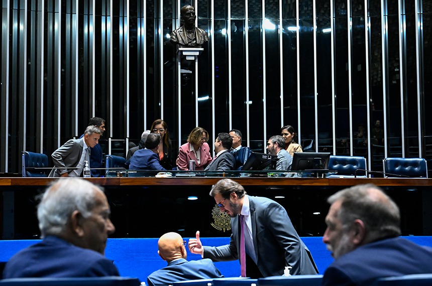 Adiada votação de projetos com doações do Exército para Uruguai e Paraguai — Senado Notícias