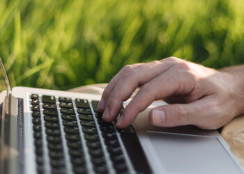 Lei permite que cooperativas prestem serviços de telecomunicações — Senado Notícias