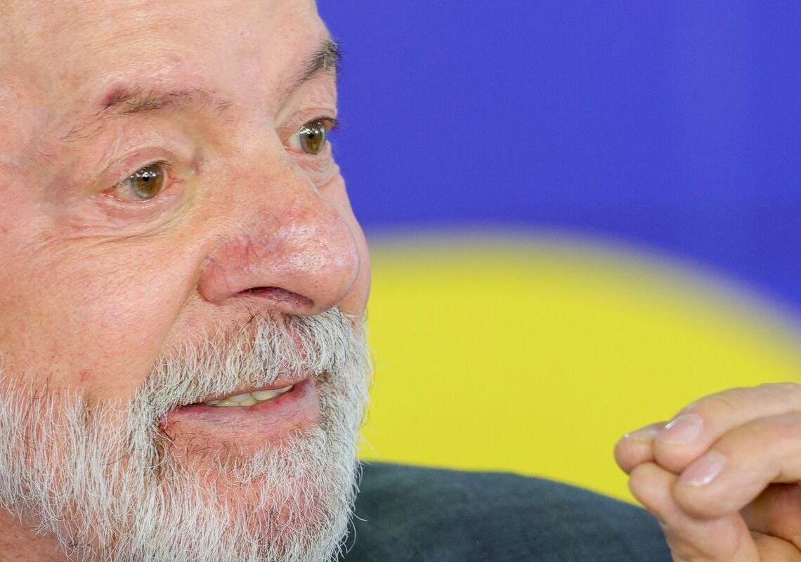 Lula tem evolução satisfatória após cirurgia de catarata