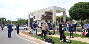 8/01: lembre como a imprensa estrangeira repercutiu condenações do STF