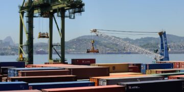 Governo projeta superávit comercial de até US$ 90 bilhões em 2026