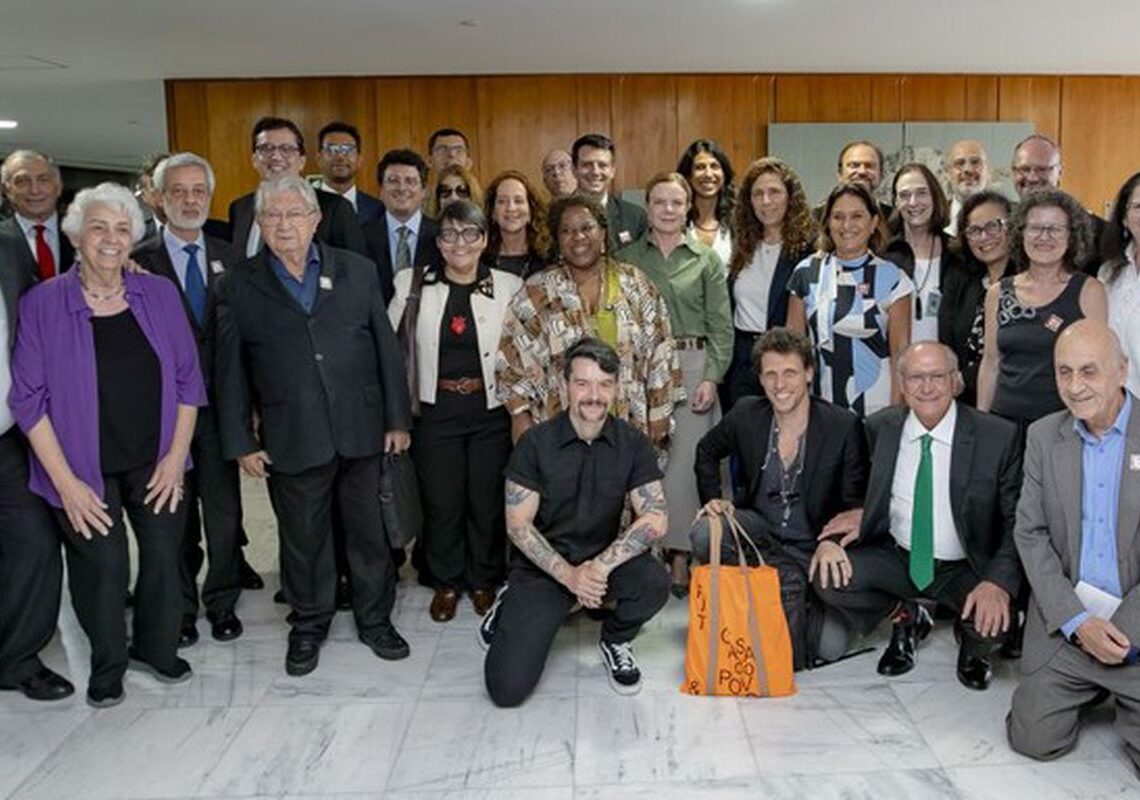 Governo debate combate ao antissemitismo com foco na educação