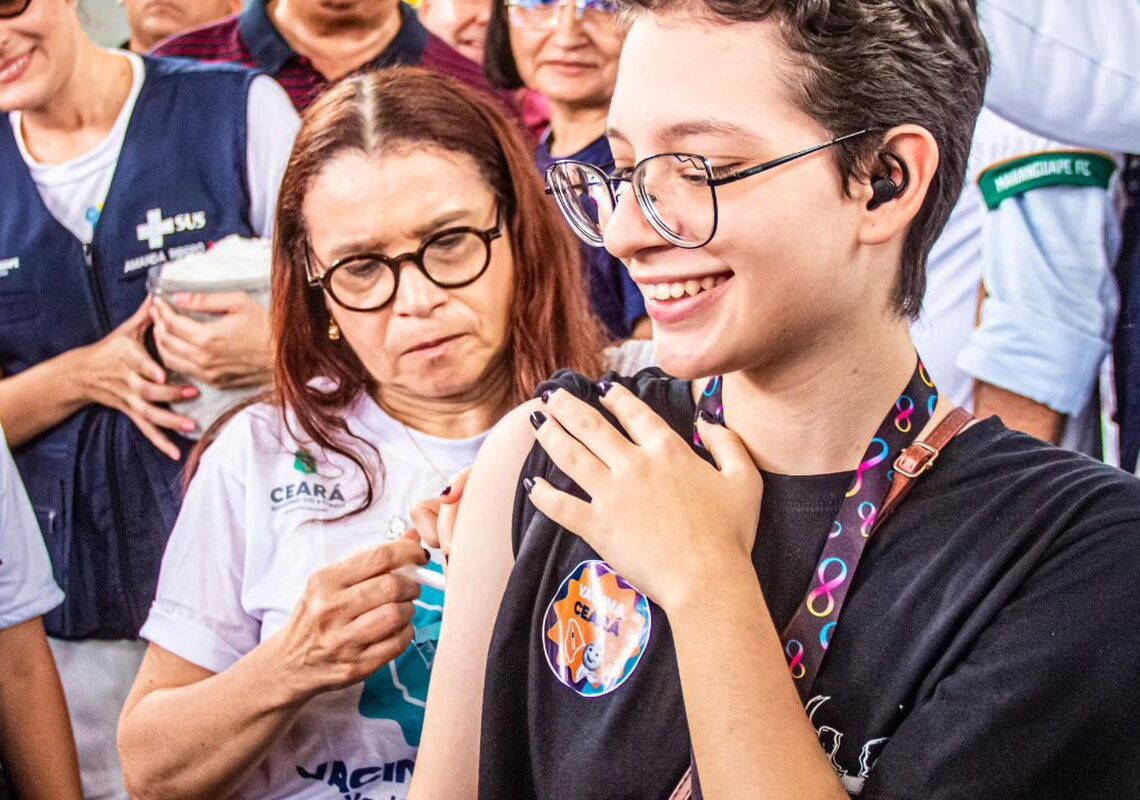 Cidades do CE e MG iniciam vacinação contra dengue com dose única