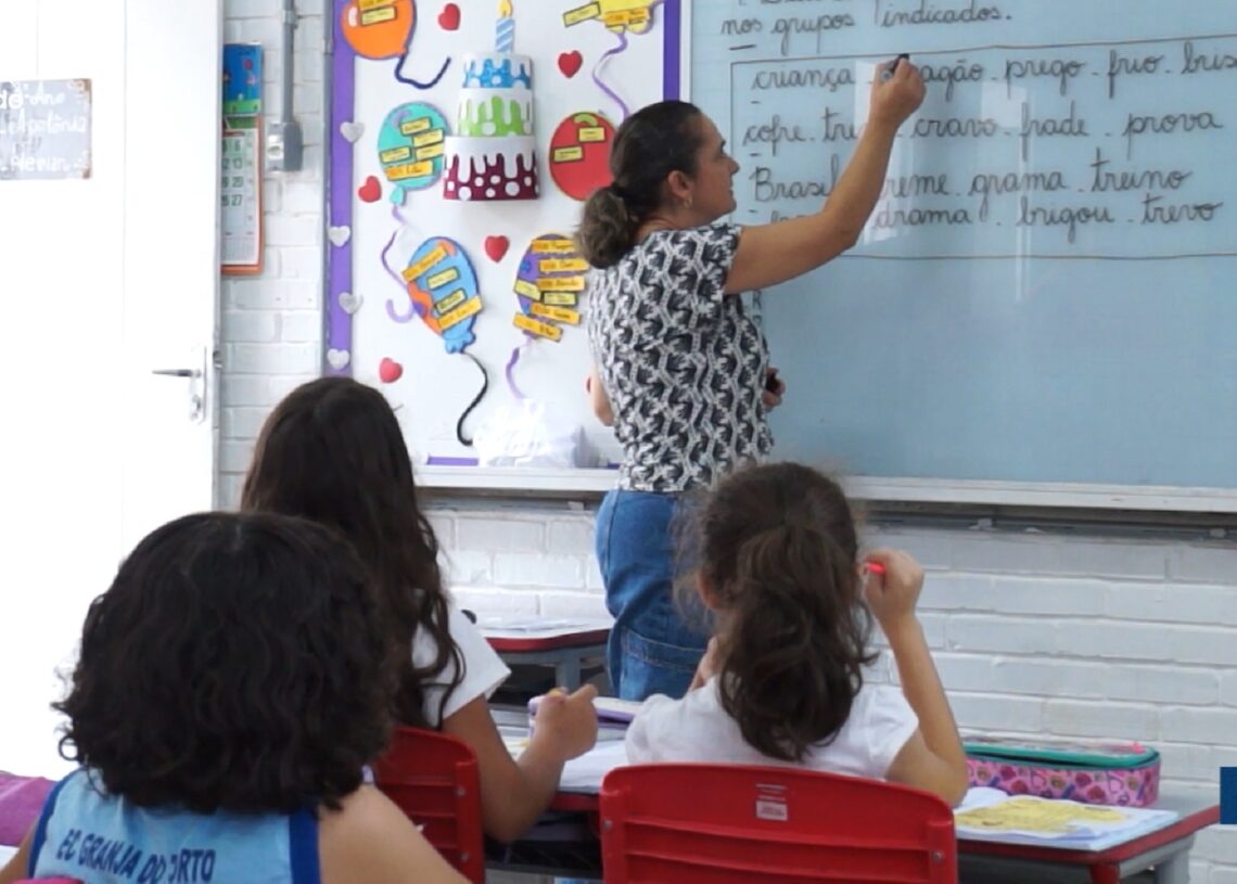 Projeto isenta professores do Imposto de Renda para salários até R$ 10 mil — Senado Notícias