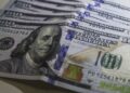Brasil tem segunda maior saída de dólares da história em 2025