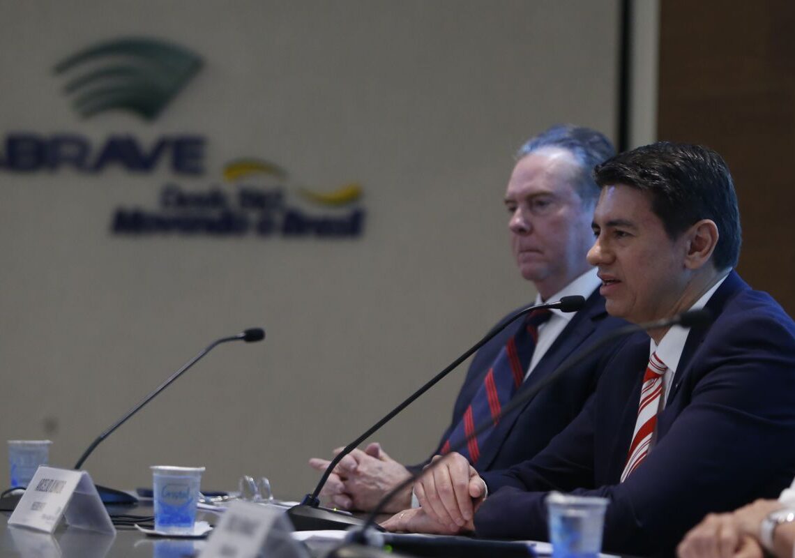 Venda de automóveis e comerciais leves cresce 2,58% em 2025