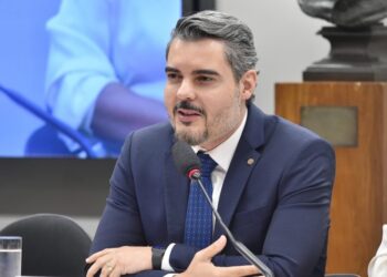 Comissão aprova inclusão de faixas exclusivas para motos na Política Nacional de Mobilidade Urbana – Notícias