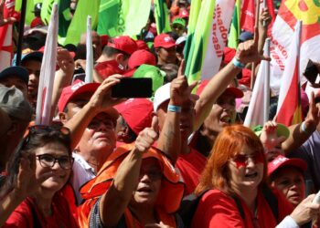 Sindicatos celebram salário mínimo e defendem melhoria em reajustes