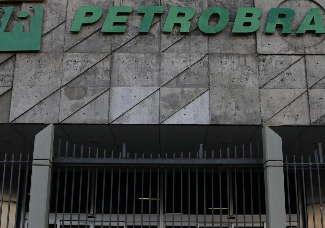 Petrobras reduz em 7,8% preço de venda do gás natural a distribuidoras