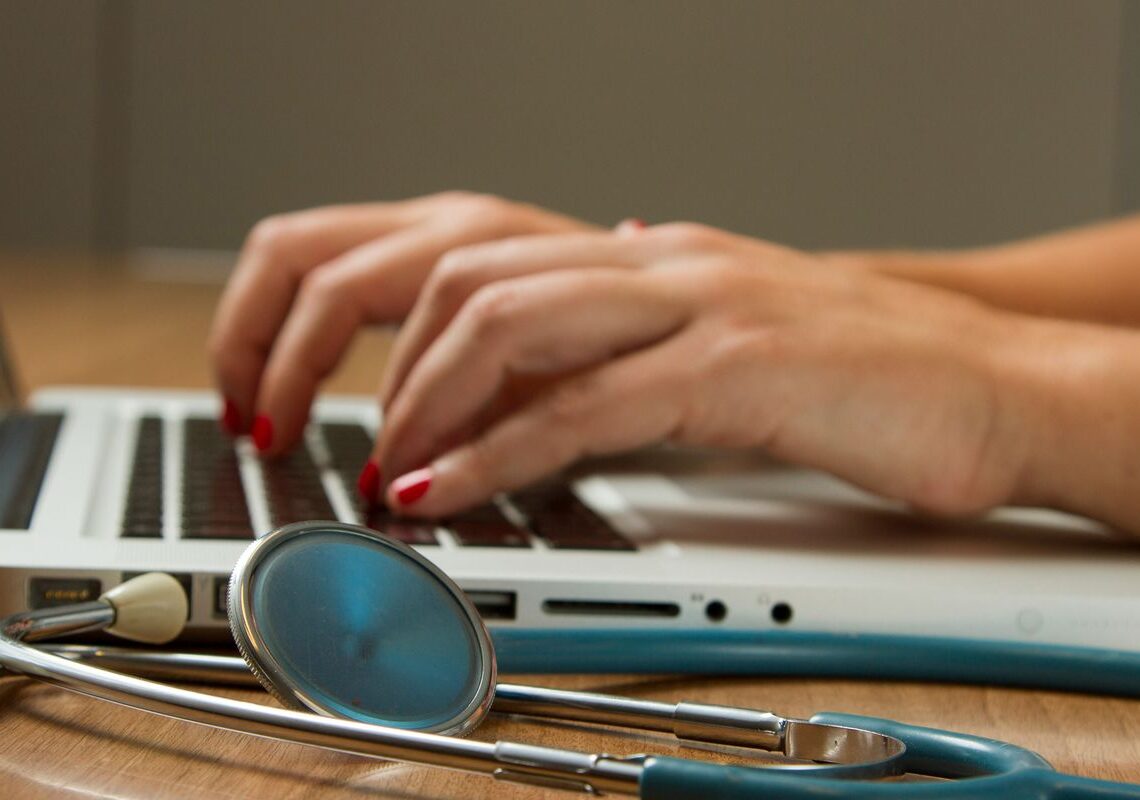 Enamed reforça importância de fiscalizar cursos, dizem especialistas