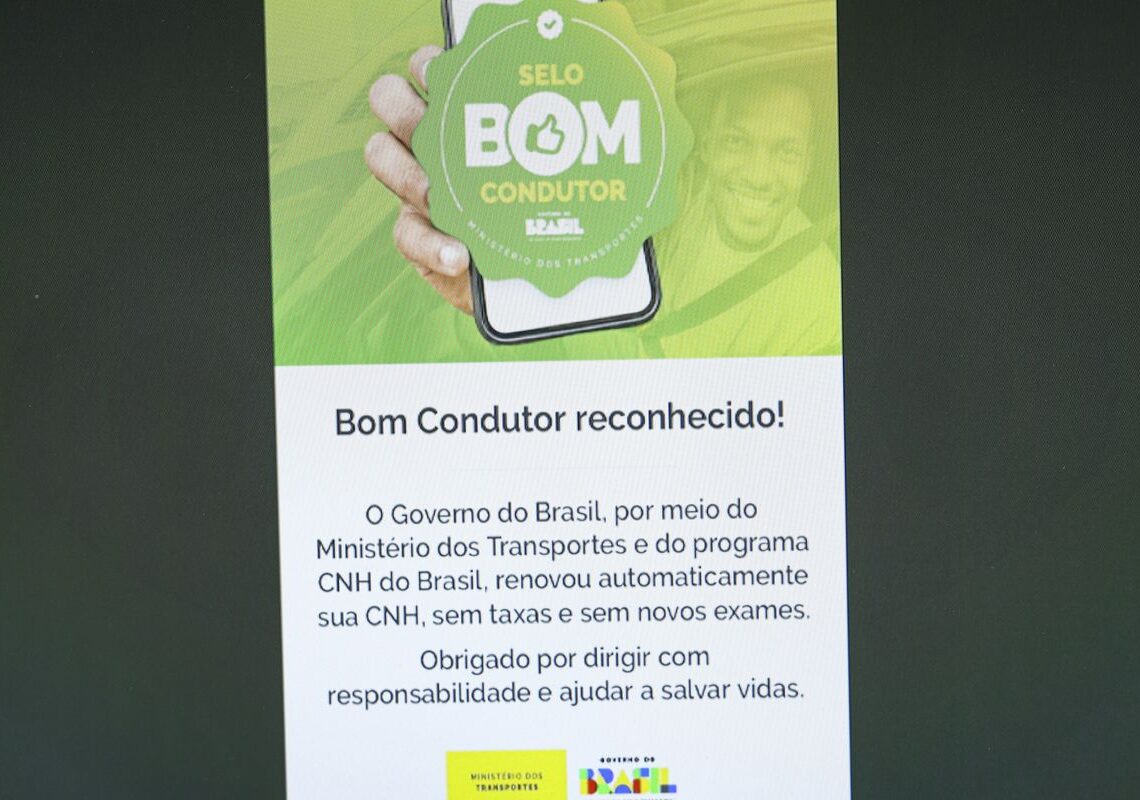 Renovação automática de CNH beneficia 300 mil na primeira semana