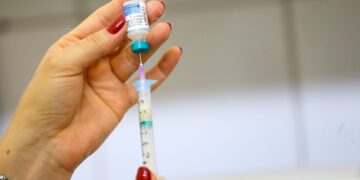 UBSs realizam Dia D de vacinação contra sarampo neste sábado em SP
