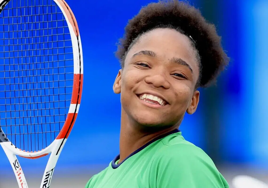 Vitória Miranda é eleita a melhor tenista jovem da temporada 2025