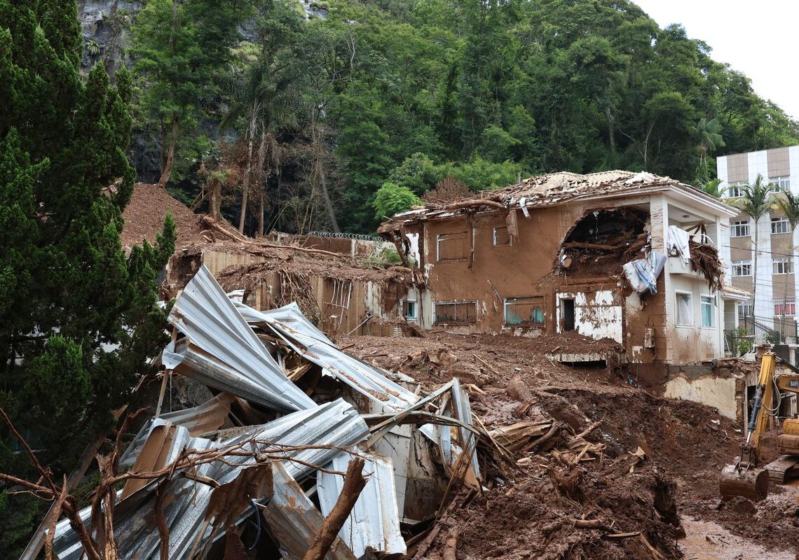Lula deve sobrevoar áreas afetadas pelas chuvas em MG neste sábado