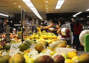 INPC de janeiro sobe 0,39% e acumula alta de 4,3% em 12 meses