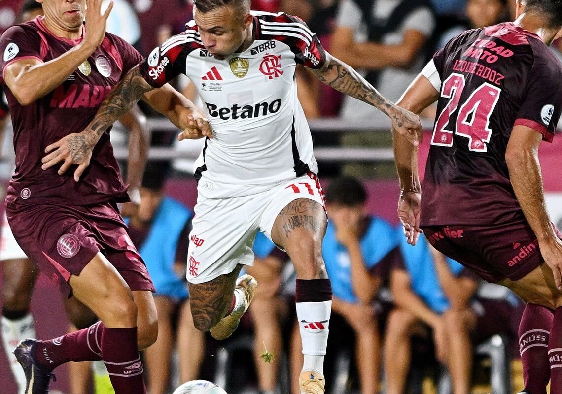 Flamengo joga mal e inicia Recopa Sul-Americana com derrota