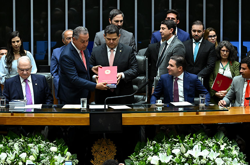 Executivo faz balanço positivo e prioriza segurança e fim da escala 6×1 em 2026 — Senado Notícias