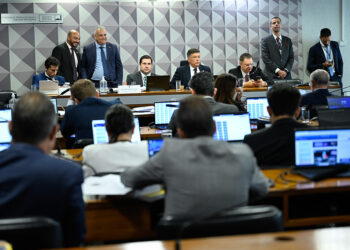 CPMI aprova pedidos de prisão e quebra de sigilos de servidores do INSS — Senado Notícias