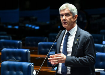 PEC que garante locais de descanso para motoristas segue para a Câmara — Senado Notícias