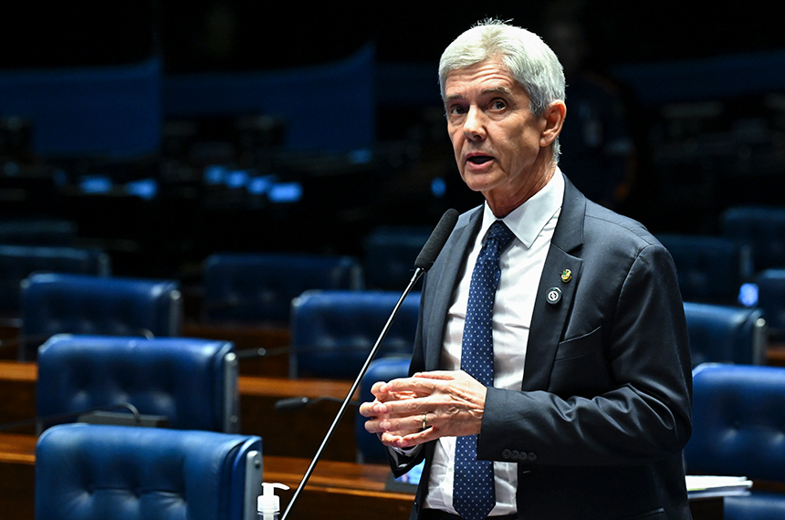 PEC que garante locais de descanso para motoristas segue para a Câmara — Senado Notícias