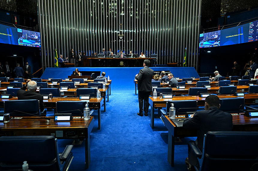 Volta à Câmara projeto que determina prisão federal para quem mata policial — Senado Notícias