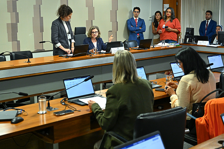 comissão aprova temas para os próximos debates — Senado Notícias
