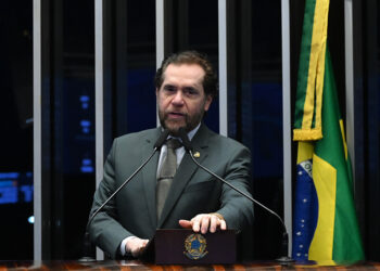 Plínio Valério defende mandatos para ministros do STF — Senado Notícias