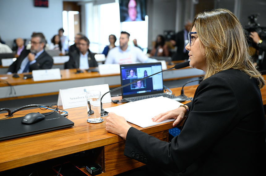debatedores defendem regulamentação da profissão — Senado Notícias