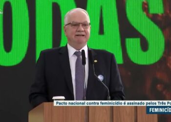 Pacto contra o feminicídio é assinado por representantes dos três Poderes — Senado Notícias