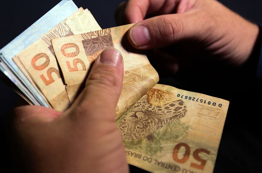 Salário pago nesta sexta já terá isenção de IR para quem ganha até R$ 5 mil — Senado Notícias