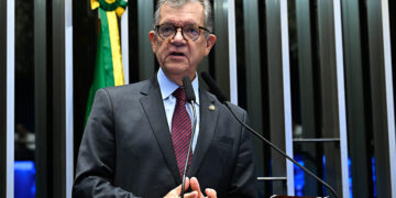 Primeira PEC de 2026 busca gerar empregos e reduzir informalidade — Senado Notícias