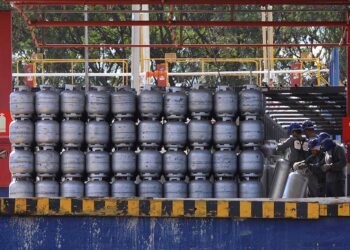 Lei torna programa Gás do Povo permanente — Senado Notícias